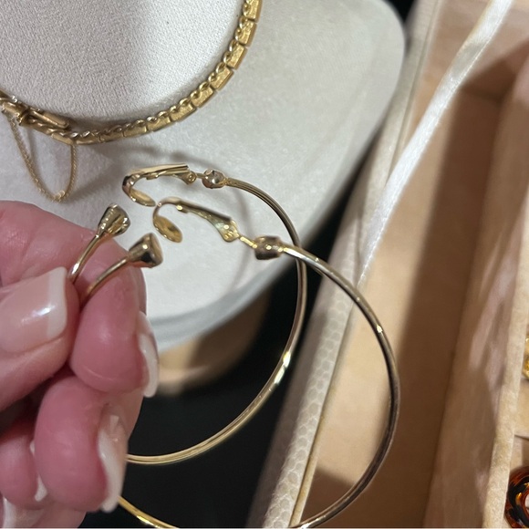 Vintage Gold Flip Back Hoop Earrings - Picture 2 of 5